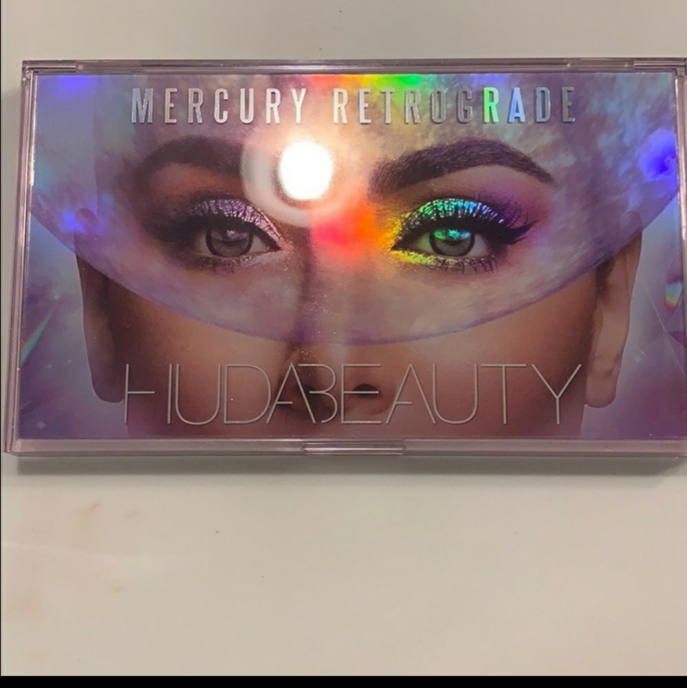 Huda Beauty Mercury Retrograde Palette